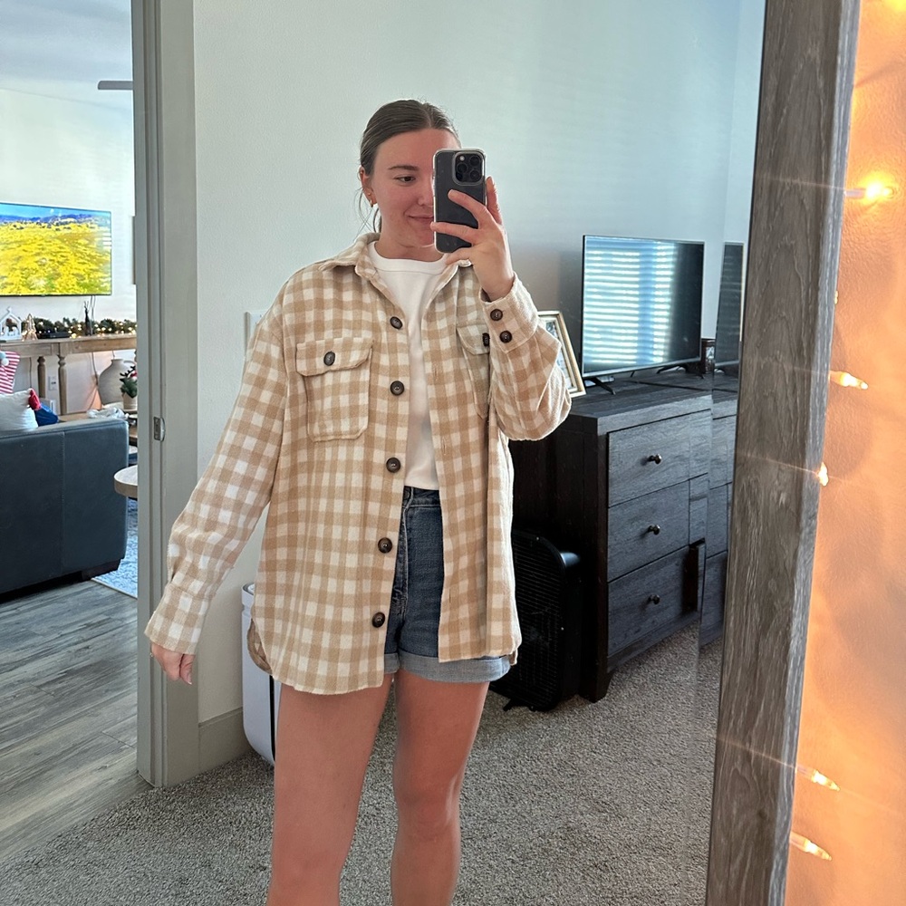 Shacket - Picture 2 of 8